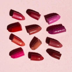 Hydrating Lipstick -Pet Shop CollectionHydratingLipstickLifestyle7